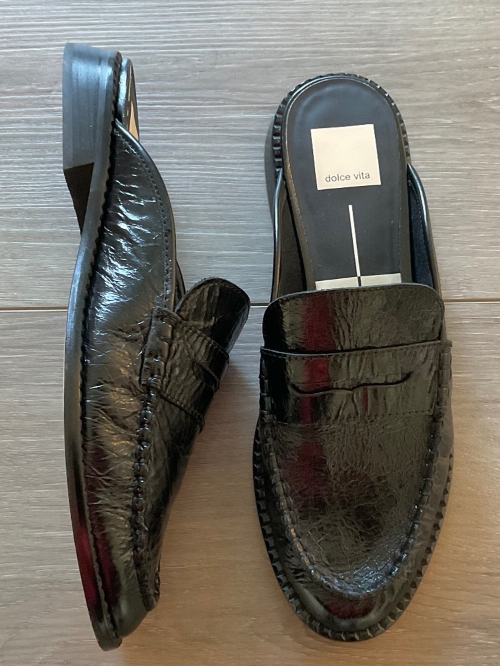DOLCE VITA Betzy Mule Loafer in Midnight Crinkle Patent Size 7.5